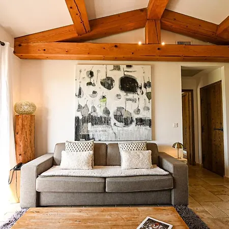 De L'oumede Aparthotel
