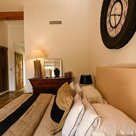 De L'oumede Aparthotel